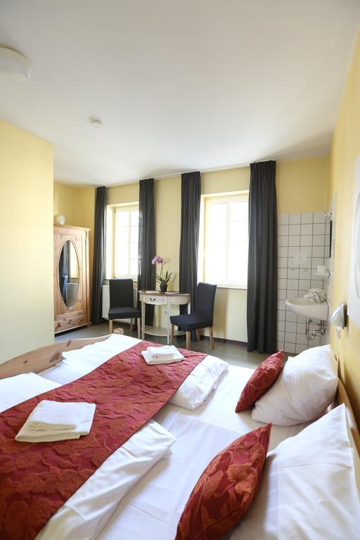 Kolping Hostel Trier Im Warsberger Hof Bagian luar foto