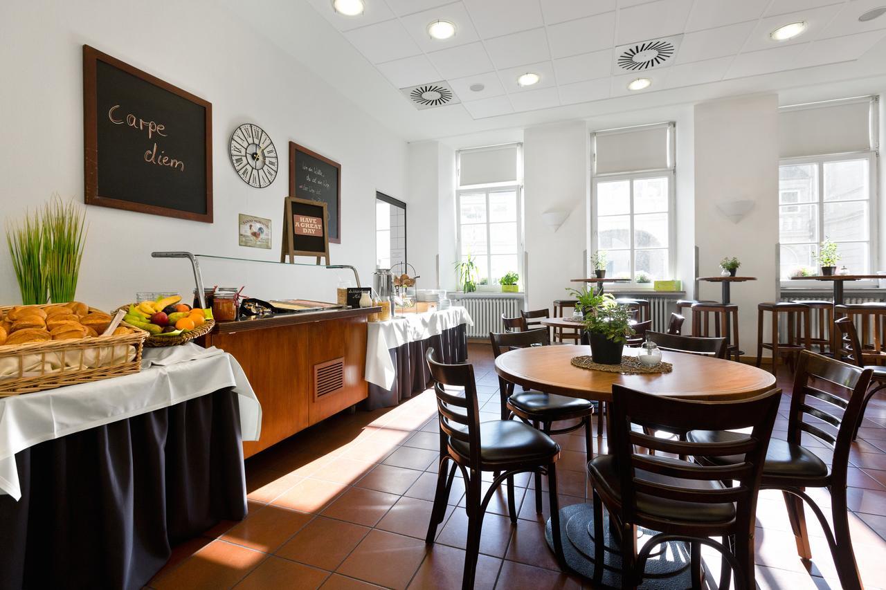 Kolping Hostel Trier Im Warsberger Hof Bagian luar foto